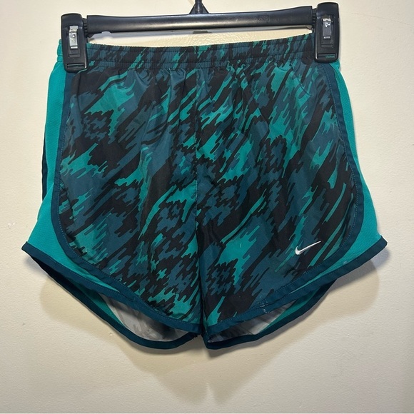Nike Dri-Fit Green & Black Wave Print Athletic Shorts Size XS - Picture 1 of 8